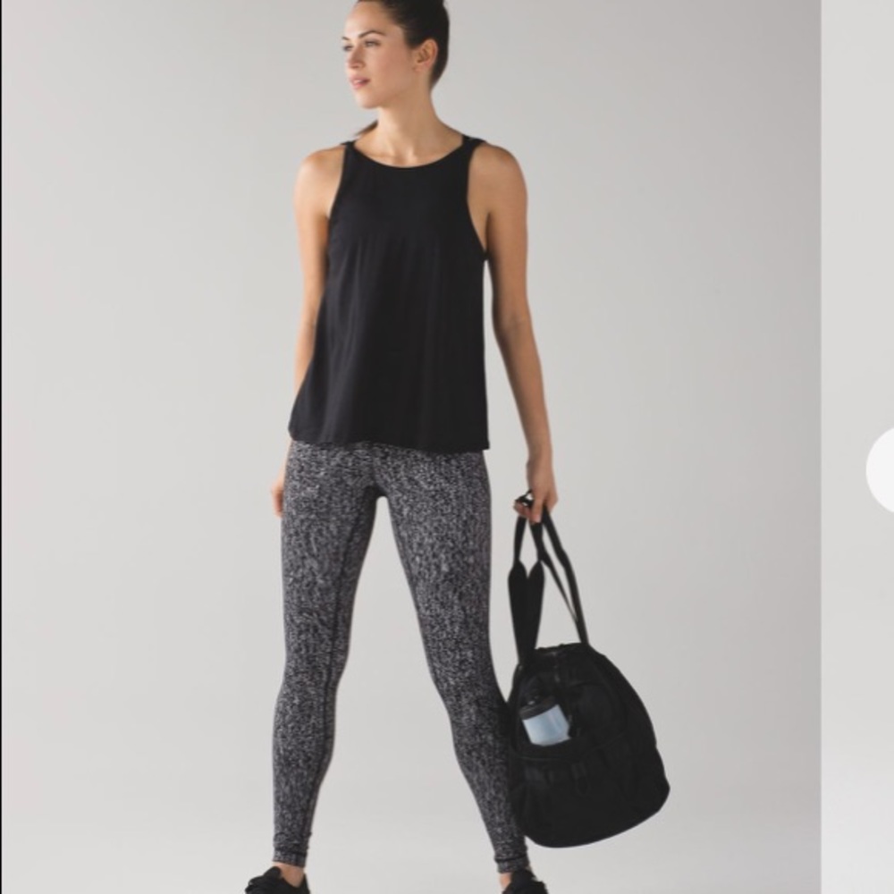 Lululemon wonder under size 4 Like New!!